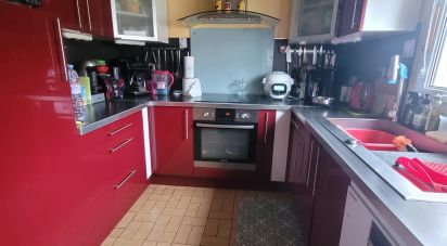 Traditional house 4 rooms of 84 m² in Ully-Saint-Georges (60730)