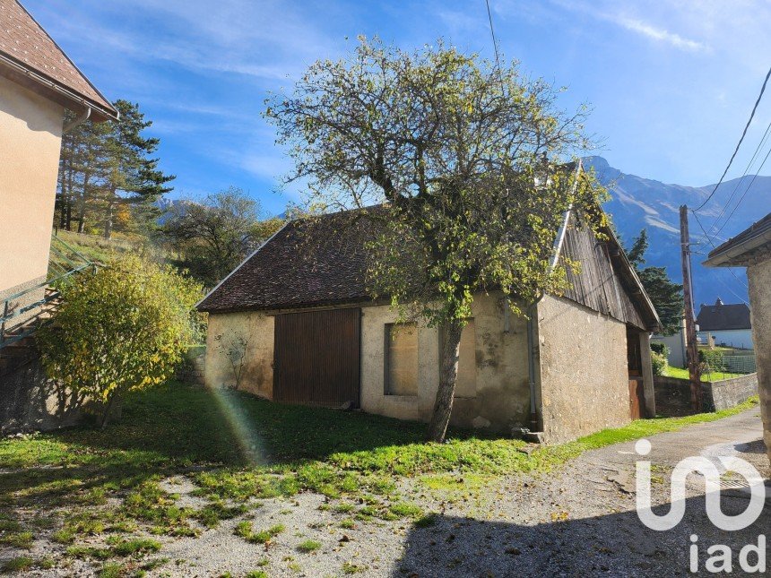 Barn conversion 2 rooms of 70 m² in Tréminis (38710)