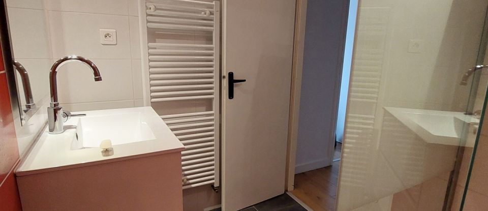 Appartement 4 pièces de 80 m² à Bordeaux (33800)