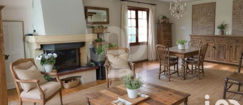 Traditional house 10 rooms of 300 m² in Nîmes (30900)