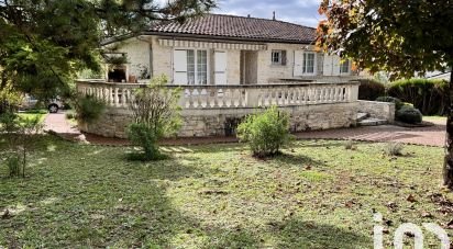 Maison 5 pièces de 130 m² à Vœuil-et-Giget (16400)