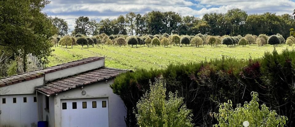 Maison 5 pièces de 130 m² à Vœuil-et-Giget (16400)