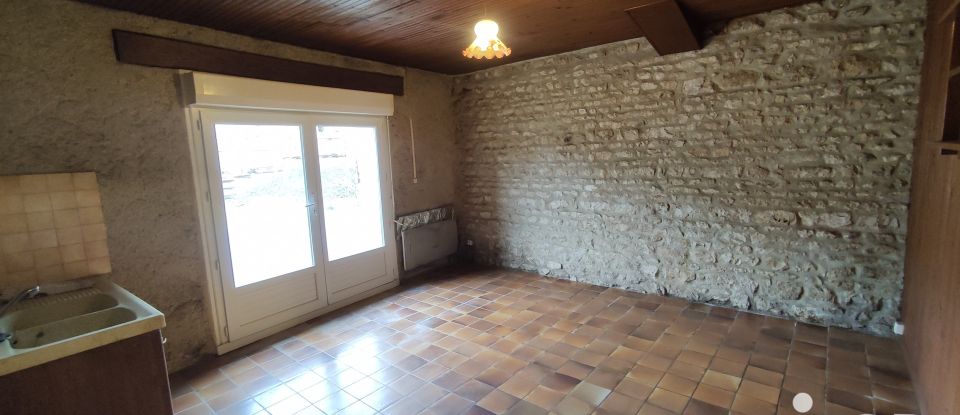 House 5 rooms of 180 m² in Valdivienne (86300)