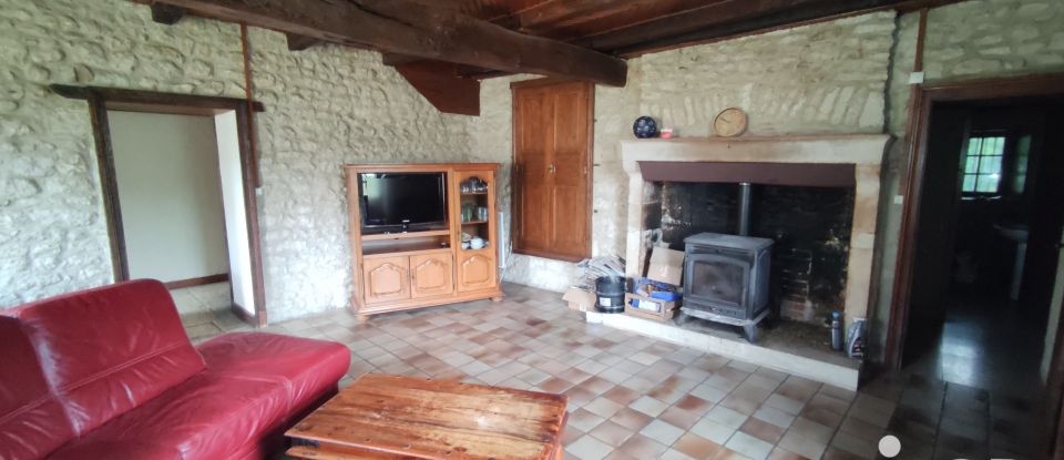 House 5 rooms of 180 m² in Valdivienne (86300)