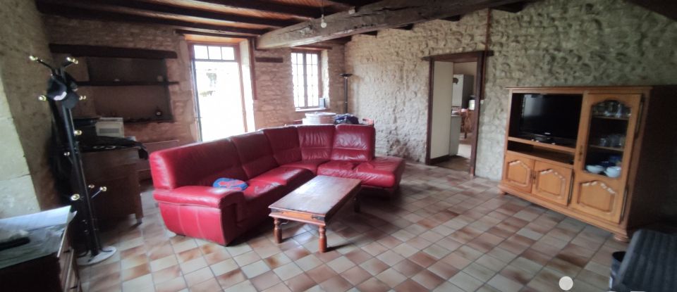 House 5 rooms of 180 m² in Valdivienne (86300)