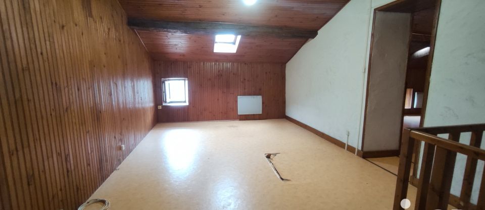 House 5 rooms of 180 m² in Valdivienne (86300)