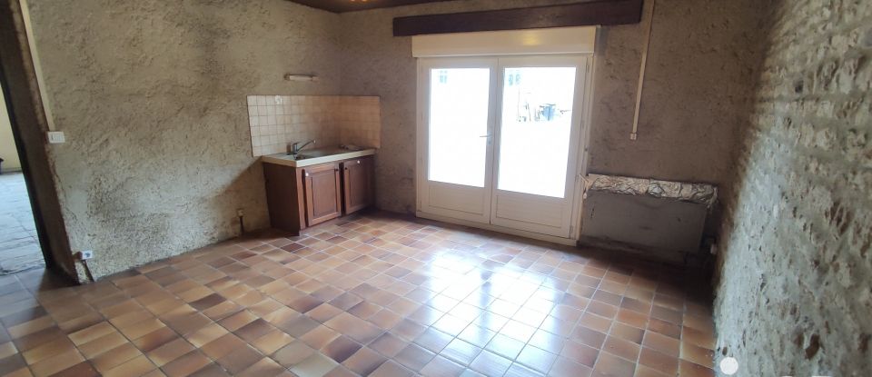 House 5 rooms of 180 m² in Valdivienne (86300)