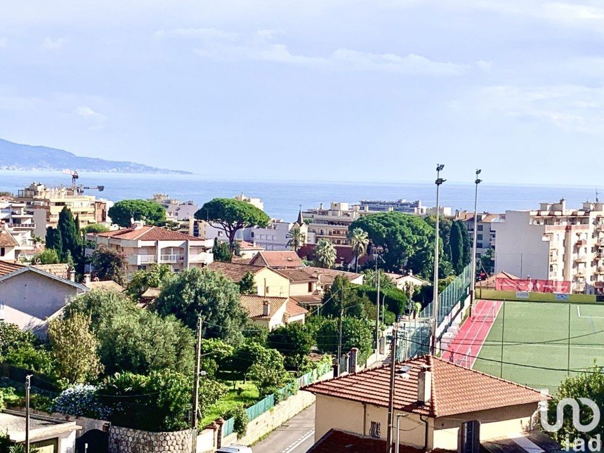 Appartement 4 pièces de 71 m² à Roquebrune-Cap-Martin (06190)