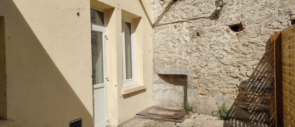 Appartement 3 pièces de 90 m² à Souppes-sur-Loing (77460)