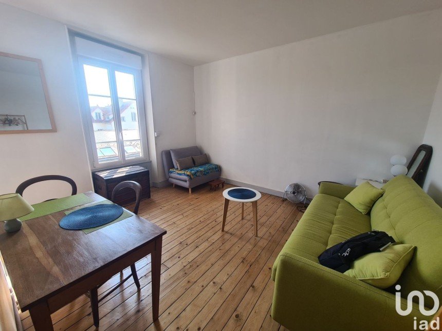 Apartment 1 room of 22 m² in Saint-Aubin-sur-Mer (14750)