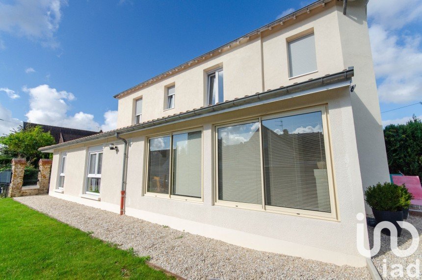 Maison 7 pièces de 140 m² à Saint-Memmie (51470)