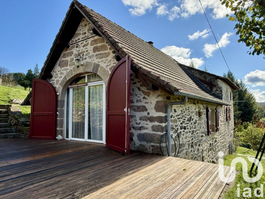 Maison traditionnelle 2 pièces de 74 m² à Terrou (46120)