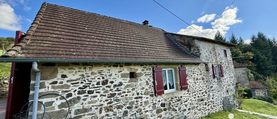 Maison traditionnelle 2 pièces de 74 m² à Terrou (46120)