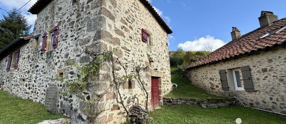 Maison traditionnelle 2 pièces de 74 m² à Terrou (46120)