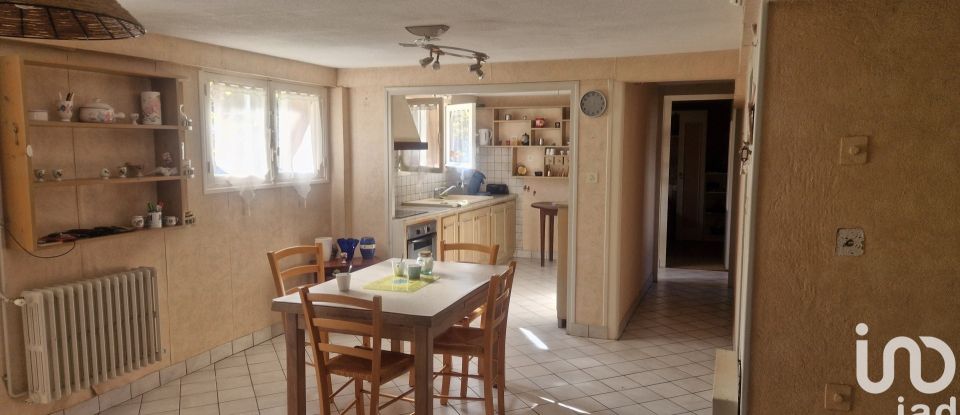 Traditional house 6 rooms of 161 m² in La Rochelle (17000)