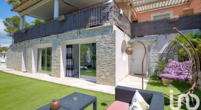 Maison traditionnelle 8 pièces de 233 m² à Cagnes-sur-Mer (06800)