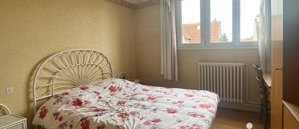 Traditional house 7 rooms of 135 m² in Clamart (92140)