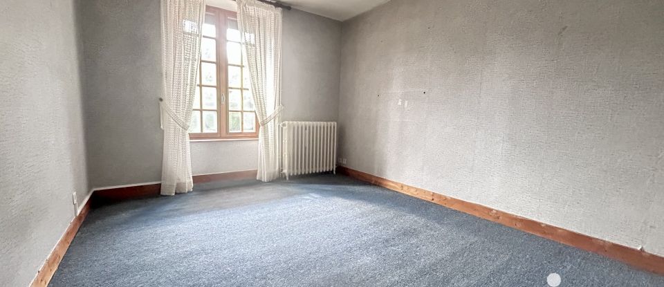 Maison 6 pièces de 107 m² à Saint-Planchers (50400)