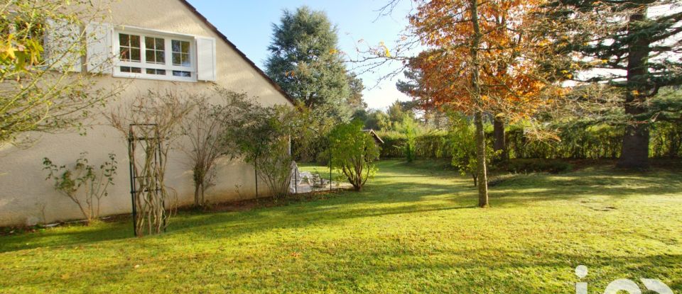 Maison traditionnelle 7 pièces de 165 m² à Saint-Germain-de-la-Grange (78640)