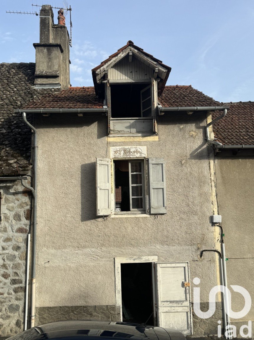 Maison de village 4 pièces de 74 m² à Marmanhac (15250)