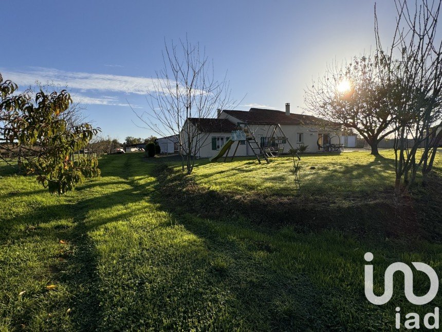 Maison de campagne 7 pièces de 190 m² à Loge-Fougereuse (85120)