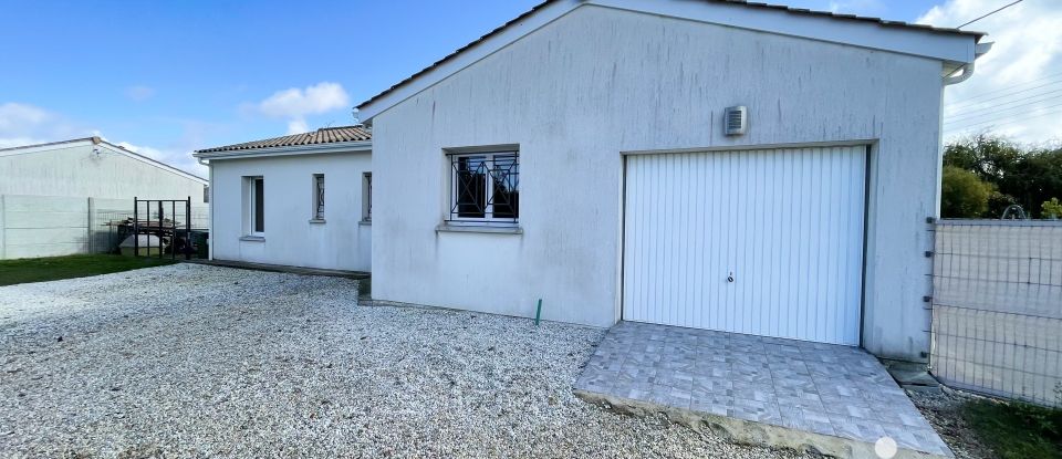 Traditional house 4 rooms of 93 m² in Saint-Christoly-Médoc (33340)