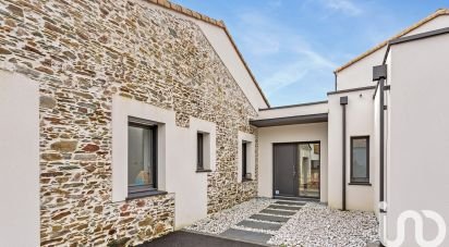 House 8 rooms of 164 m² in Pont-Saint-Martin (44860)