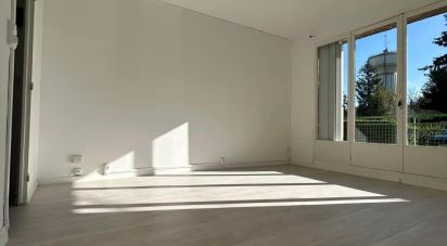 Appartement 6 pièces de 83 m² à - (59600)