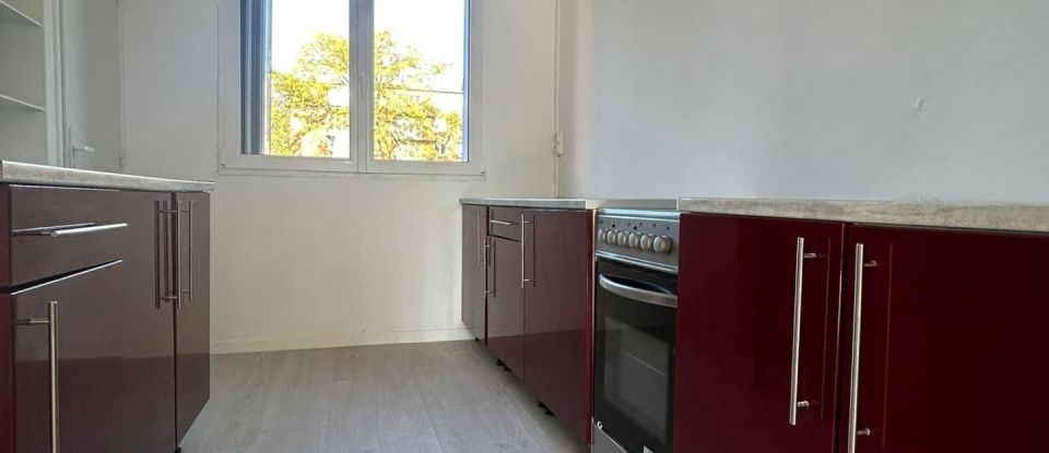 Appartement 6 pièces de 83 m² à - (59600)