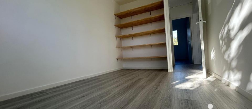 Appartement 6 pièces de 83 m² à - (59600)