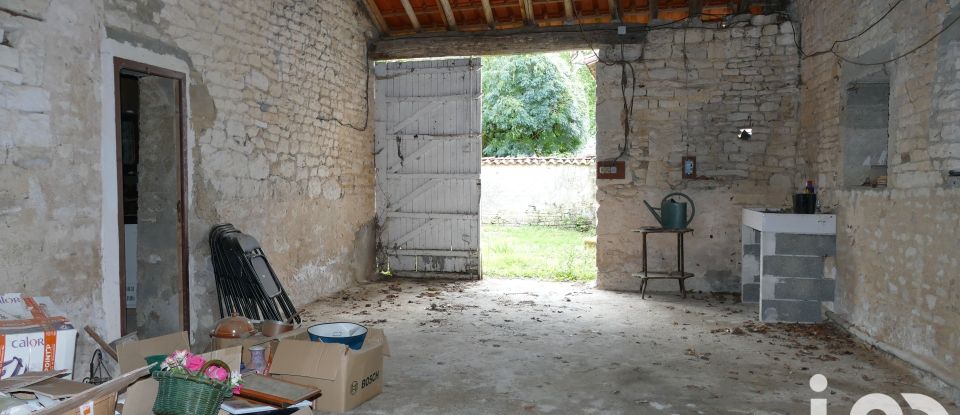 Maison de campagne 6 pièces de 130 m² à Souvigné (16240)