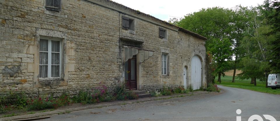 Maison de campagne 6 pièces de 130 m² à Souvigné (16240)