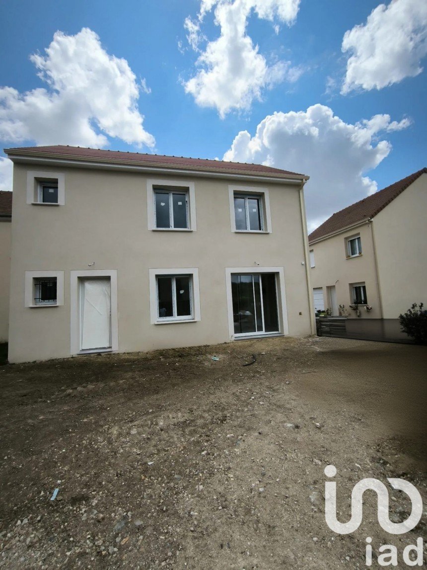 Maison 5 pièces de 105 m² à Juziers (78820)