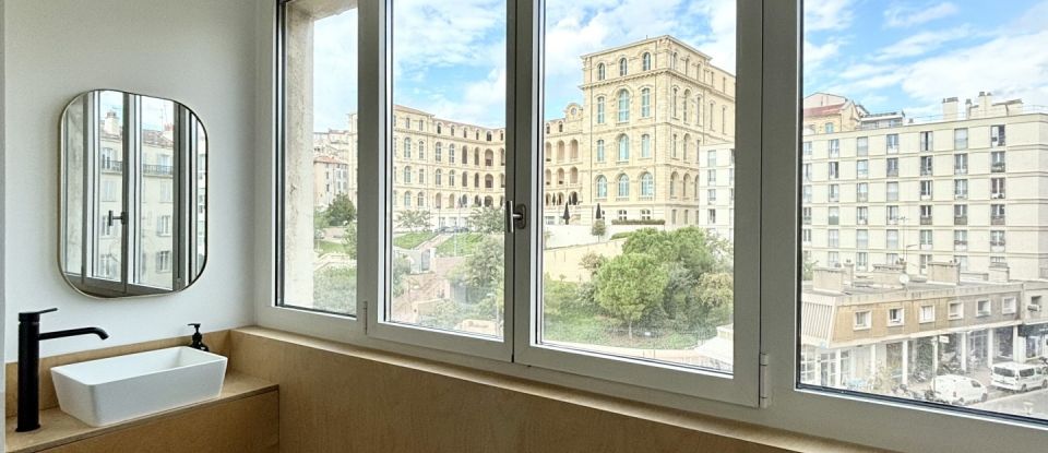 Appartement 3 pièces de 76 m² à Marseille (13002)