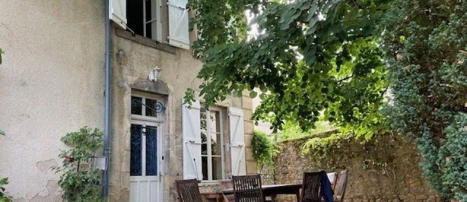 House 7 rooms of 365 m² in La Guiche (71220)