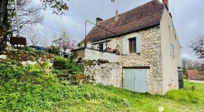 Maison de campagne 4 pièces de 81 m² à Les Pechs du Vers (46360)