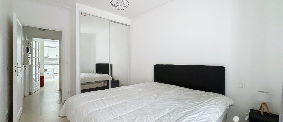 Appartement 2 pièces de 33 m² à Paris (75017)