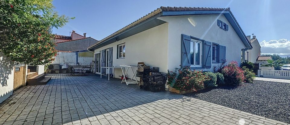 Maison traditionnelle 4 pièces de 87 m² à Montescot (66200)