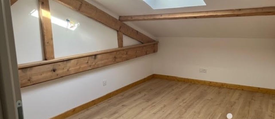 Maison de campagne 4 pièces de 93 m² à Paslières (63290)