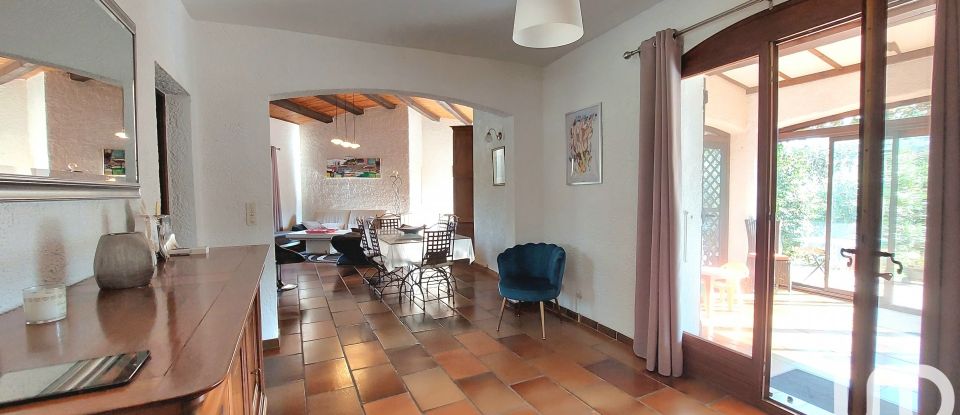 Traditional house 4 rooms of 145 m² in Hyères (83400)