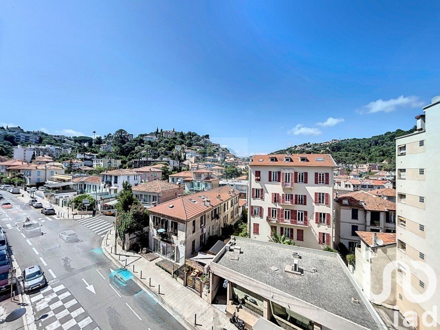 Appartement 4 pièces de 77 m² à Nice (06200)