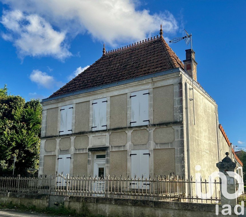 House 5 rooms of 108 m² in Geay (17250)