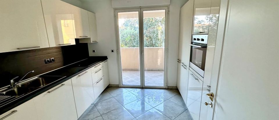 Appartement 3 pièces de 83 m² à Antibes (06600)