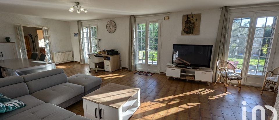 Maison traditionnelle 5 pièces de 123 m² à Montendre (17130)