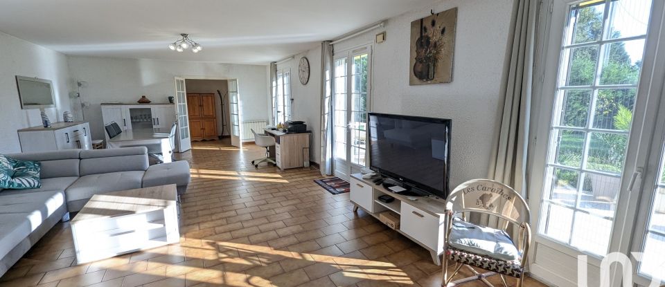 Maison traditionnelle 5 pièces de 123 m² à Montendre (17130)