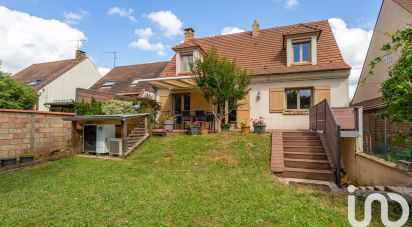 Traditional house 6 rooms of 140 m² in Sainte-Geneviève-des-Bois (91700)