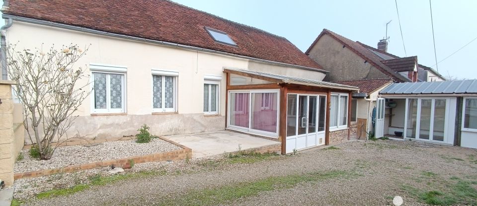 Village house 4 rooms of 129 m² in Champlost (89210)