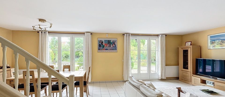 Traditional house 6 rooms of 132 m² in Franconville (95130)