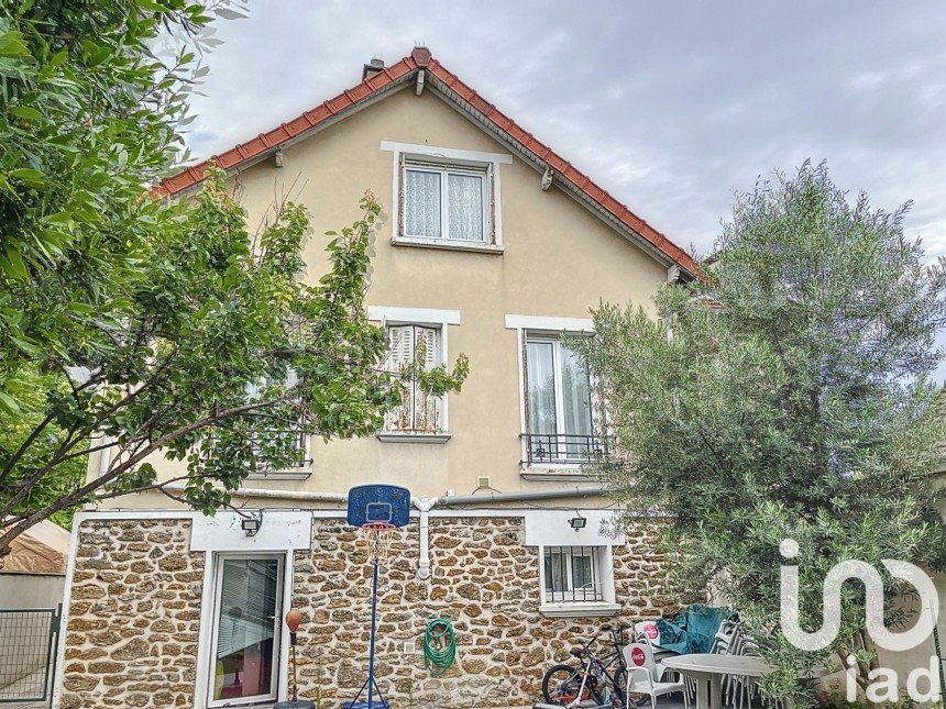 House 7 rooms of 122 m² in Pierrefitte-sur-Seine (93380)