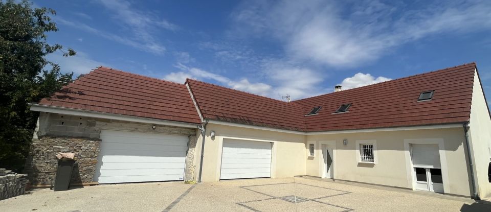 Maison 7 pièces de 167 m² à Corquilleroy (45120)